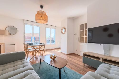 Quiet 1 bedroom apartment parking Old Lille