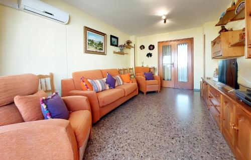 Χώρος καθιστικού στο Amazing Apartment In Gandía Playa