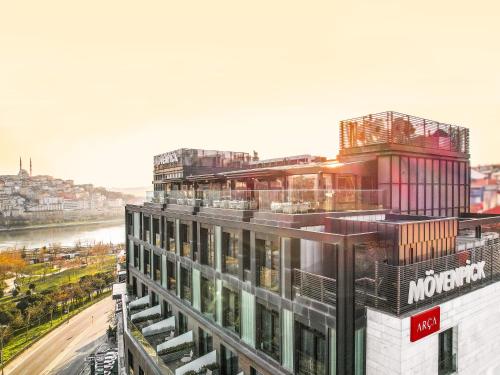 Vista generica su Istanbul o vista sulla città dall'interno dell'hotel