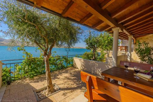 Marva Cliff Apartments