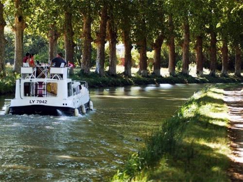 Le CastellasにあるStudio cabine mezzanine cosy avec terrasse, 6 couchages, parking privé - Marseillan - FR-1-326-521のギャラリーの写真