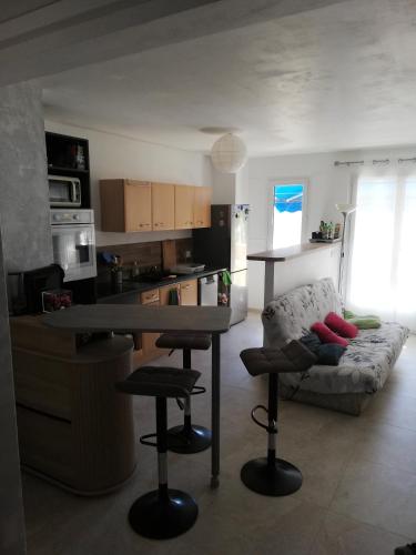 Photo de la galerie de l'établissement Charmant appartement, à Fréjus