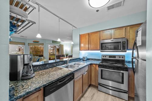 Fotografie z fotogalerie ubytování Linda's Beach Shack at the Playa Rana - Pool - 2 blocks from the beach and boardwalk! v destinaci Virginia Beach