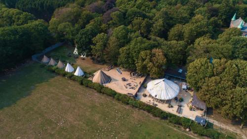 an overhead view of a group of tents in a field at Tipidorf Walbeck in Geldern