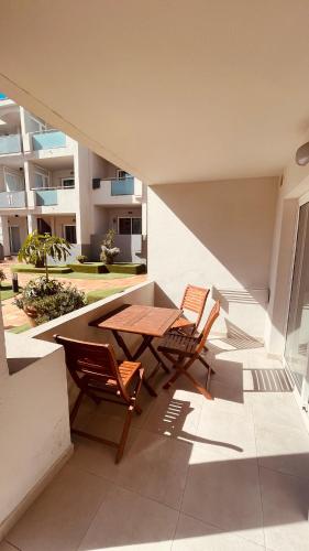 Rising Sun- Bright 1BR Apartment with Pool & Terrace, Steps from Corralejo Beach