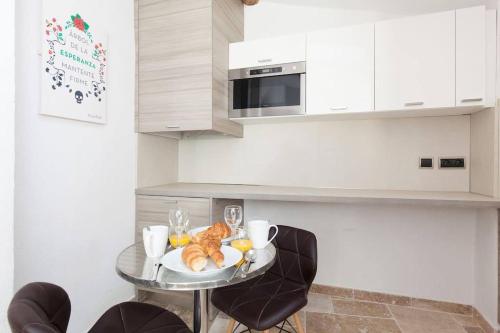 LE PROVENCAL - Center old Antibes 1BR flat with AC, wifi