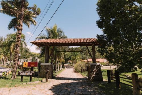 Taman di luar Resort Fazenda 3 Pinheiros