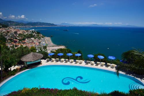 The swimming pool at or close to Hotel Raito Wellness & SPA