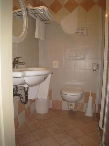 Ένα μπάνιο στο Hotel Losanna Cervia