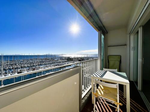 HYEBER Studio pour 2 personnes avec vue mer panoramique, sur le port d'Hyères