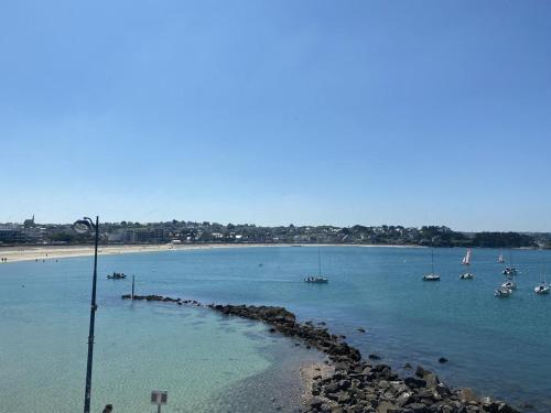 500 - T2 avec balcon vue mer et proche du port