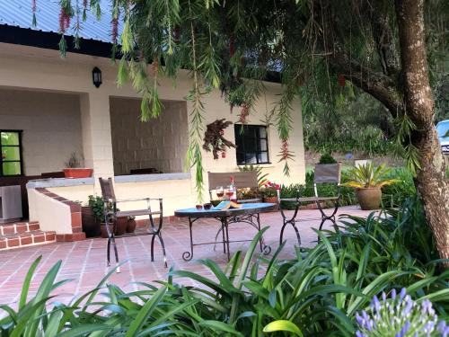 Κήπος έξω από το The Zambarao Farm House