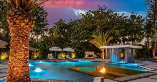 Piscina en o cerca de Sunny Isles Beach Luxury Property by Glam Homes