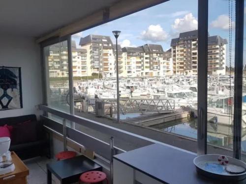 Appartement T2 avec parking à Courseulles-sur-Mer - FR-1-746-10