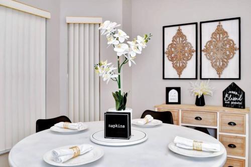 Lakeview Luxury Oasis photo 10