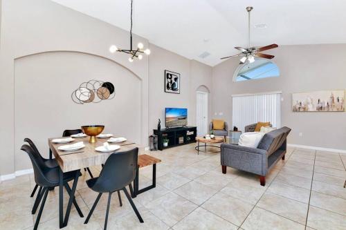 Lakeview Luxury Oasis photo 7