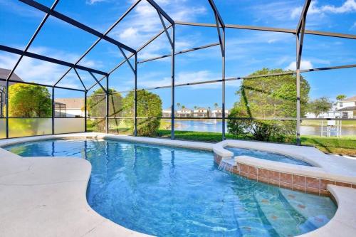 Lakeview Luxury Oasis photo 12