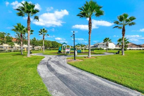 Lakeview Luxury Oasis photo 19