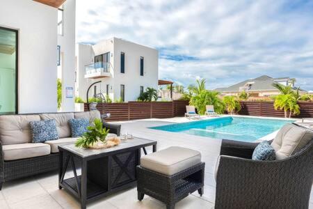 Private Pool Villa, Long Bay Beach with VIP Extras photo 2