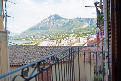 Nespecifikovaný výhled na hory nebo výhled na hory při pohledu z apartmánu