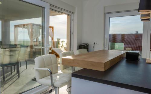 Villa Esquel - Beachfront, heated pool – Photos 5