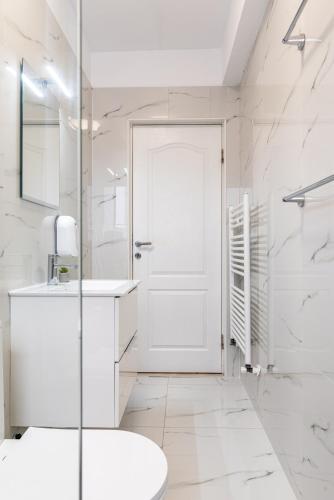 Ένα μπάνιο στο Romantic Jacuzzi Studio
