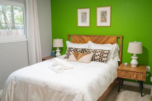Posteľ alebo postele v izbe v ubytovaní Wine Country Oasis, Downtown Sonoma Square (431)