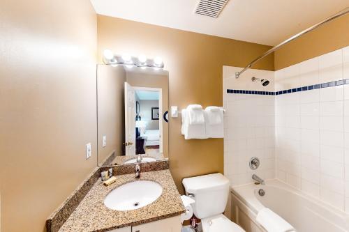 Koupelna v ubytování Condo 710 at North Creek Resort