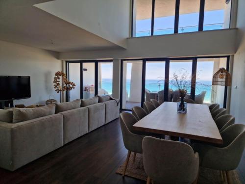 Front Line, Sea View, luxury Penthouse in Caparica