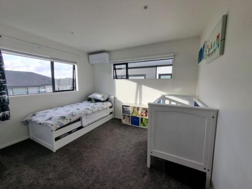 Gallery image of Family Friendly Nest Out West in Auckland