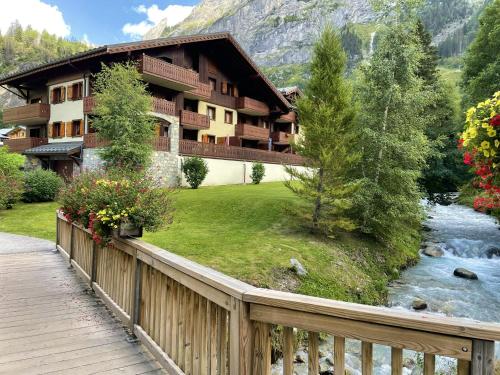 Appartement accueillant à Pralognan-la-Vanoise avec balcon et vue