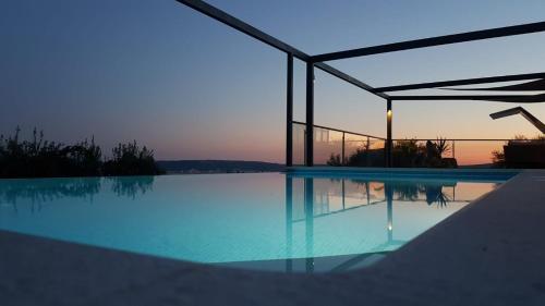 Πισίνα στο ή κοντά στο Villa Arres