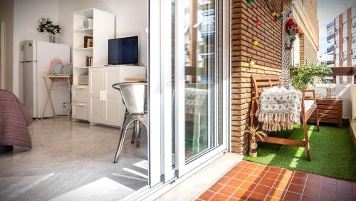 Sunterrace Loft-Triana's Star, 10' from city center!
