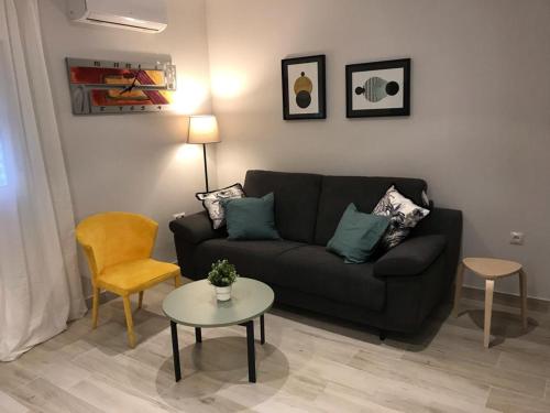 En triana: junto san jacinto parking opcional