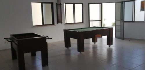 Biliár nebo kulečník v ubytování THE FOUNTAINS 110 - Apartamento em lindo condomínio pé na areia da Praia das Fontes em Beberibe - CE