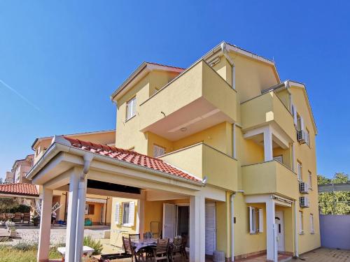 Apartments with parking spaces Cizici, Krk - 22046