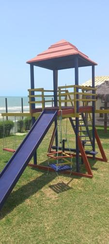 Herní místnost nebo prostor pro děti v ubytování THE FOUNTAINS 110 - Apartamento em lindo condomínio pé na areia da Praia das Fontes em Beberibe - CE