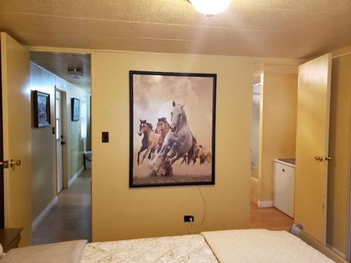 Katil atau katil-katil dalam bilik di Sun Angel House #3 Pahrump