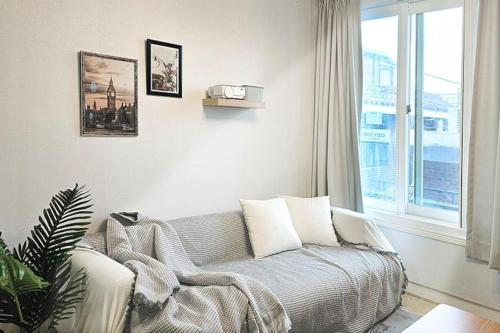 Cozy stay near hongdae & sinchon station 4min for max 6_3