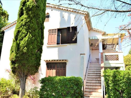 Appartement 2 pièces avec terrasse, proche plage et centre-ville à Cavalaire-sur-Mer, parking inclus - FR-1-226B-19