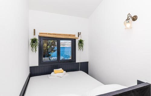 Gorgeous Apartment In Okrug Gornji With Wifi