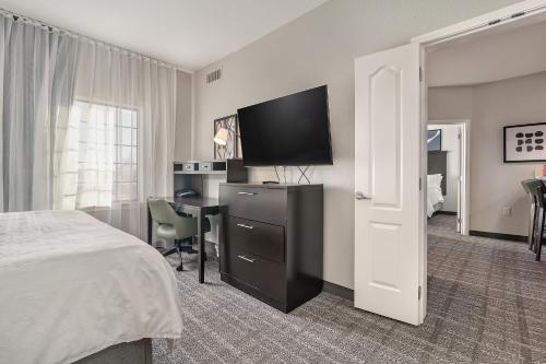 Cama o camas de una habitación en Staybridge Suites Longview by IHG