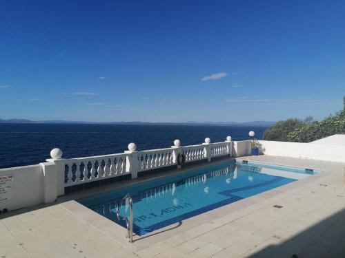 ARIADNA B. Apartamento amplio para 6 en Roses – vistas al mar - ES-258-97