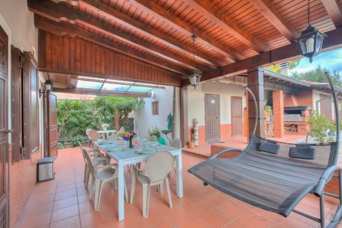 Villa Oasi With Private Pool - Happy Rentals photo 3