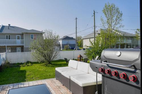 Κήπος έξω από το Villa luxueuse avec vue sur le fleuve Villa GrandeCasa