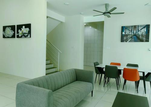 Χώρος καθιστικού στο Langkawi Breezy Minsu, Private Pool