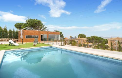 Awesome Home In Pinos De Alhaurín