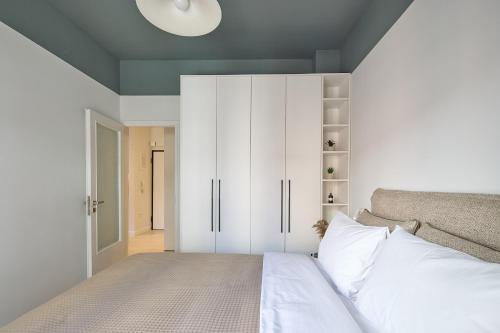 Elia's apartment NK