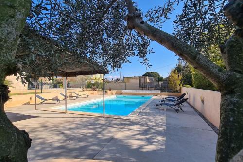 Photo de la galerie de l'établissement Mahana, belle villa avec piscine, à Arles