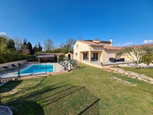 Photo de la galerie de l'établissement Mahana, belle villa avec piscine, à Arles